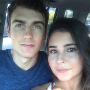 Meet your Posher, Manuela